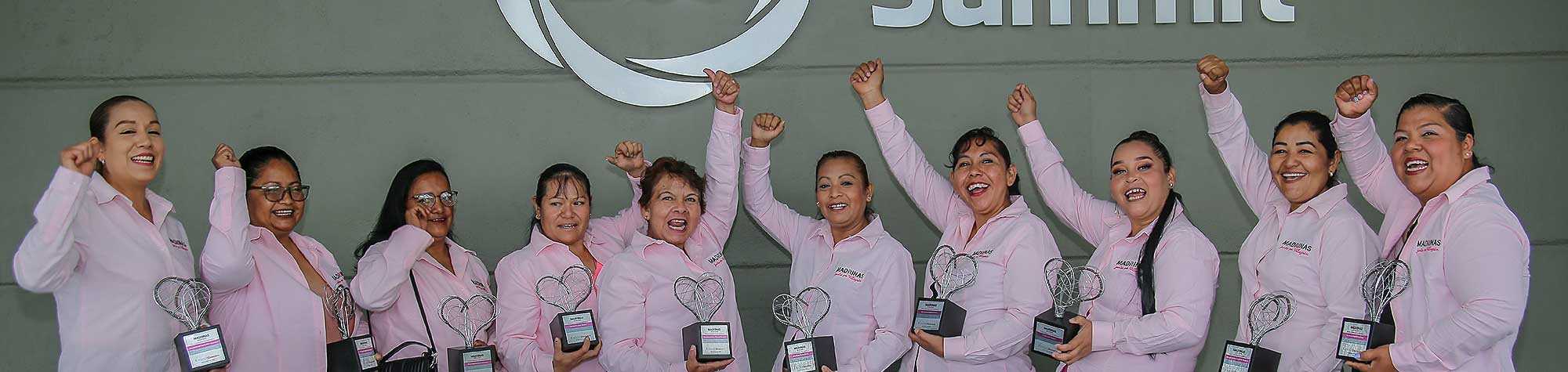 Celebran las madrinas un año de desarrollo