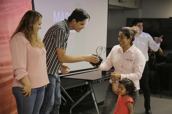 230510-gto-ia-madrinas-deacero-imagen25